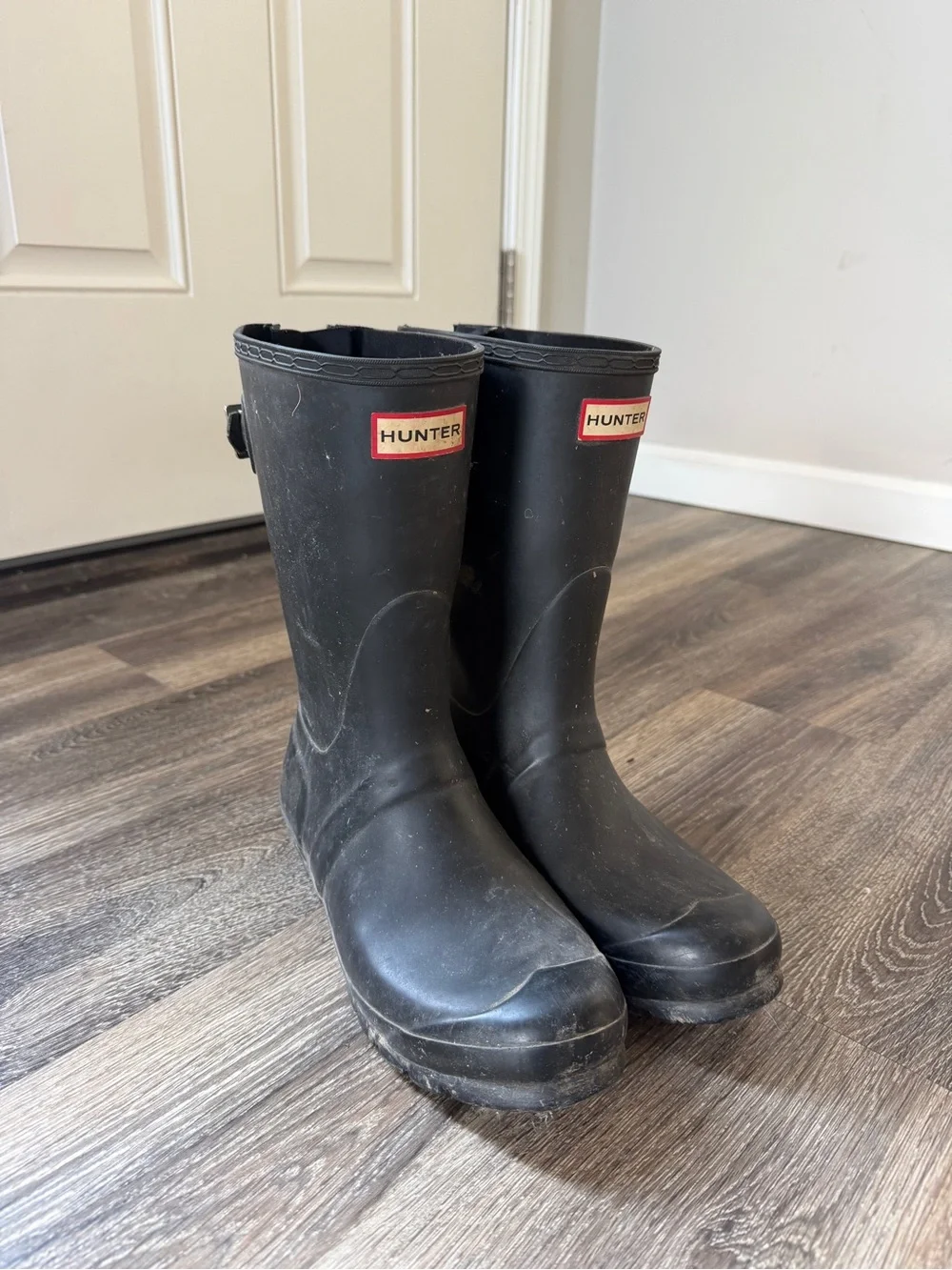 Hunter Original Short Black Boots – Adjustable Back